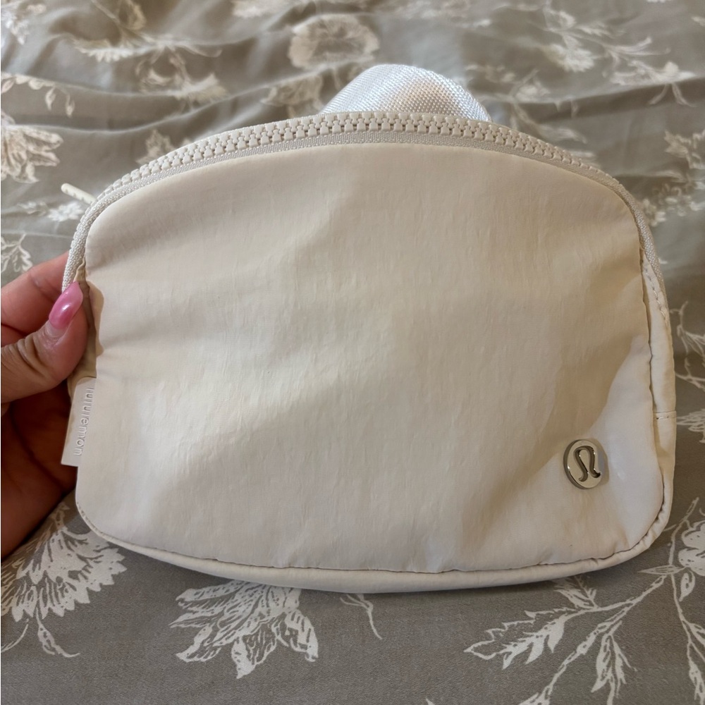 LULULEMON belt bag